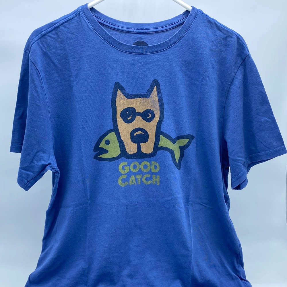 Life Is Good - Good Catch T-Shirt Dog with Fish Blue Size Mens Small